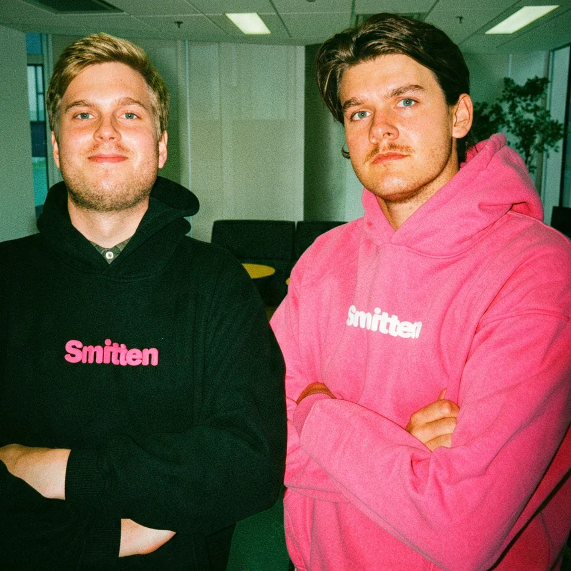 Smitten Hoodie in Pink