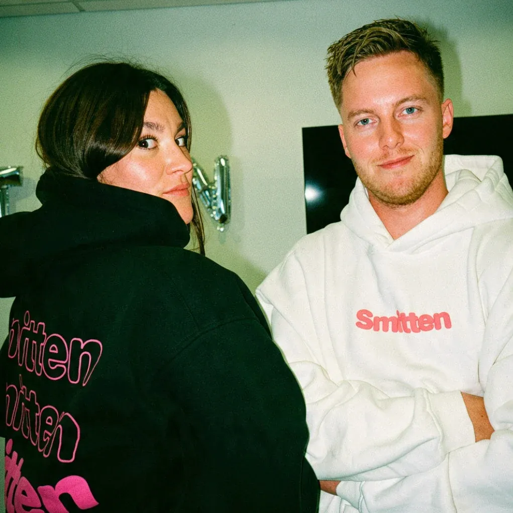 Smitten Hoodie in Black